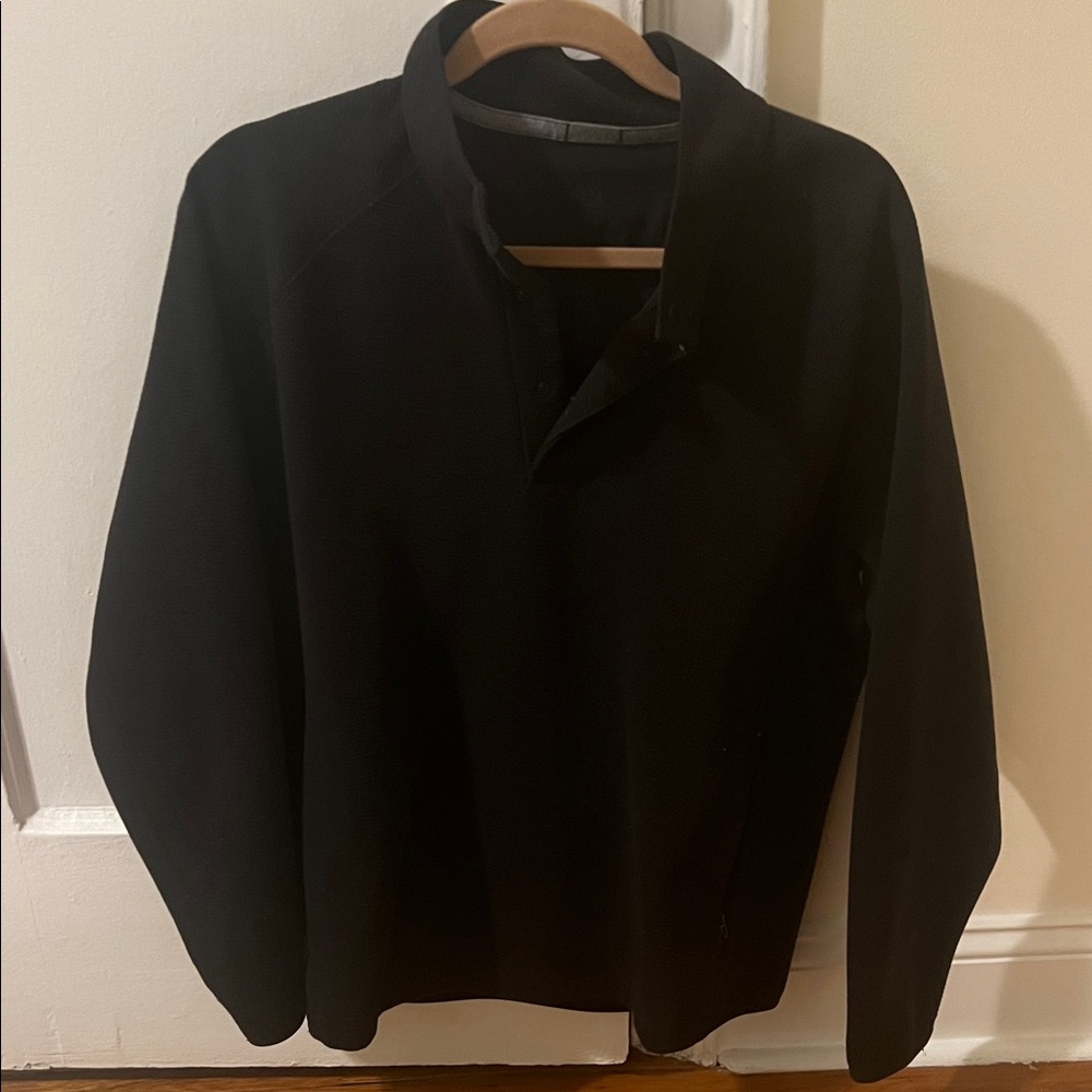 Lululemon men’s black pullover